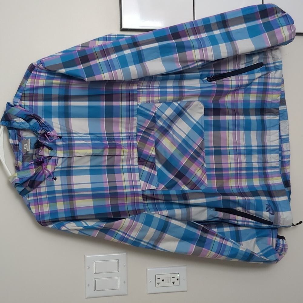 Nike women's lightweight plaid large hooded jacket